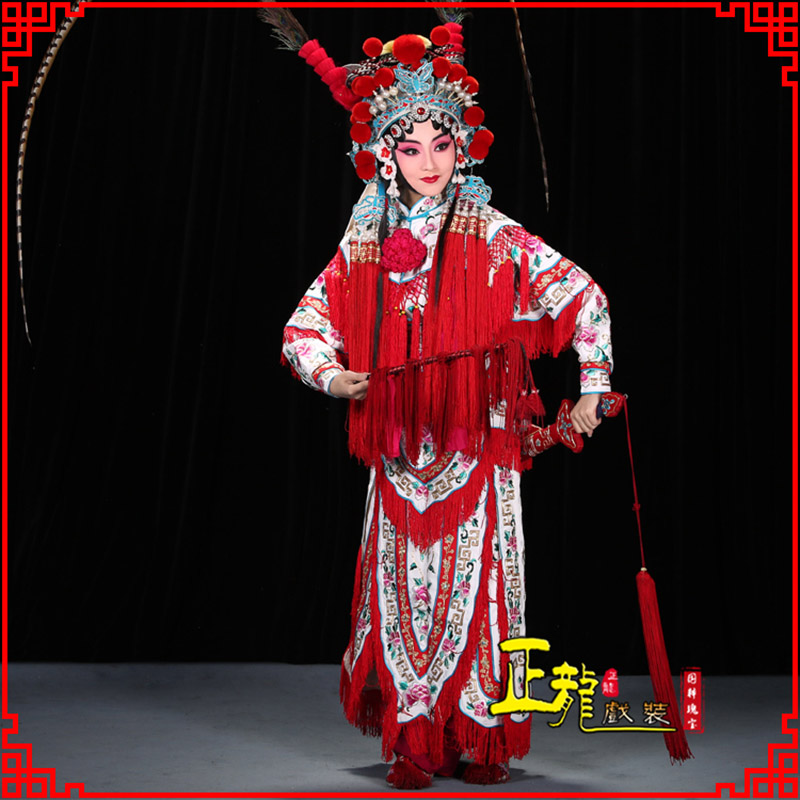 温江刀马旦改容战父 软绉镶边女改良靠